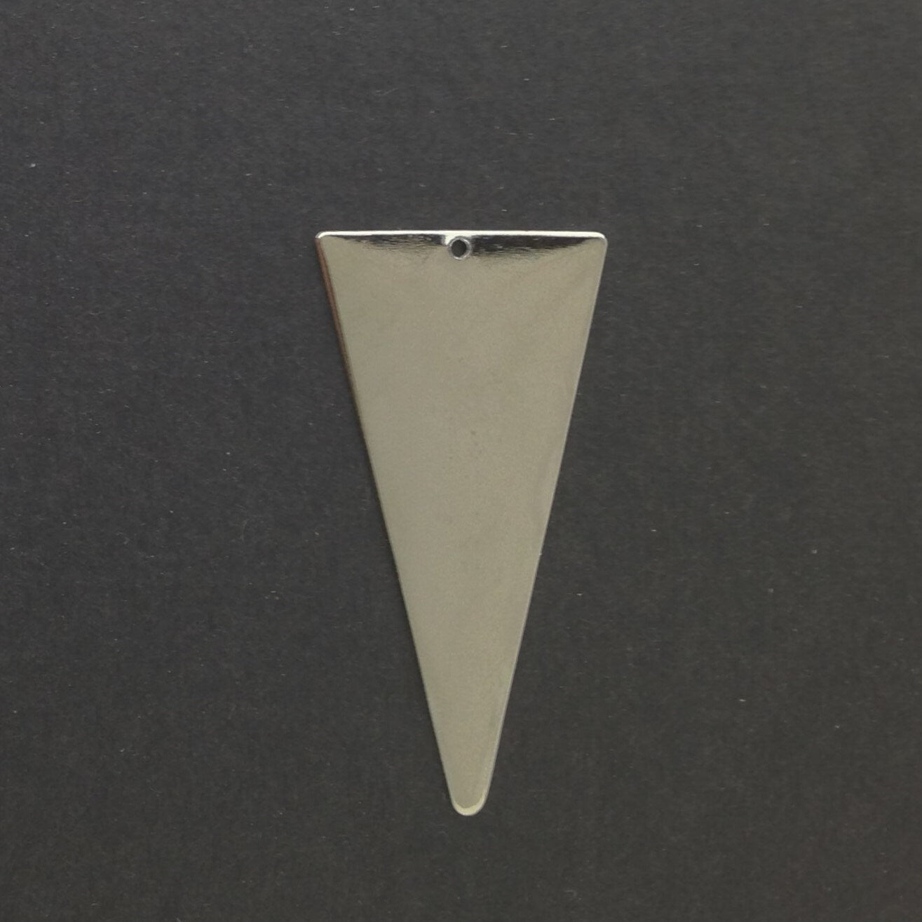 1 Bottom Hole Silver Plated Large Narrow Triangle Pendant (4) mtl200E