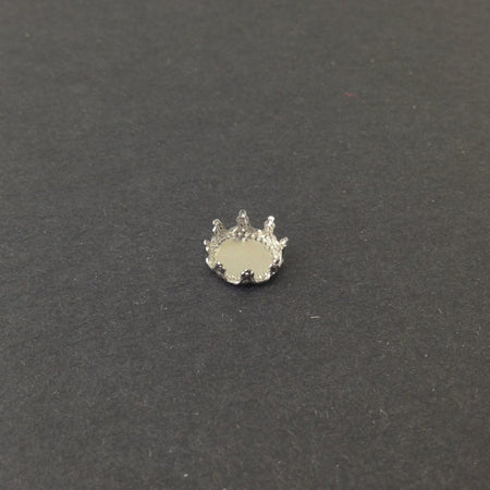 Silver Plated Round Crown Edge Settings 8mm (8) stn034G