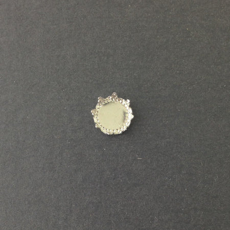 Silver Plated Round Crown Edge Settings 8mm (8) stn034G