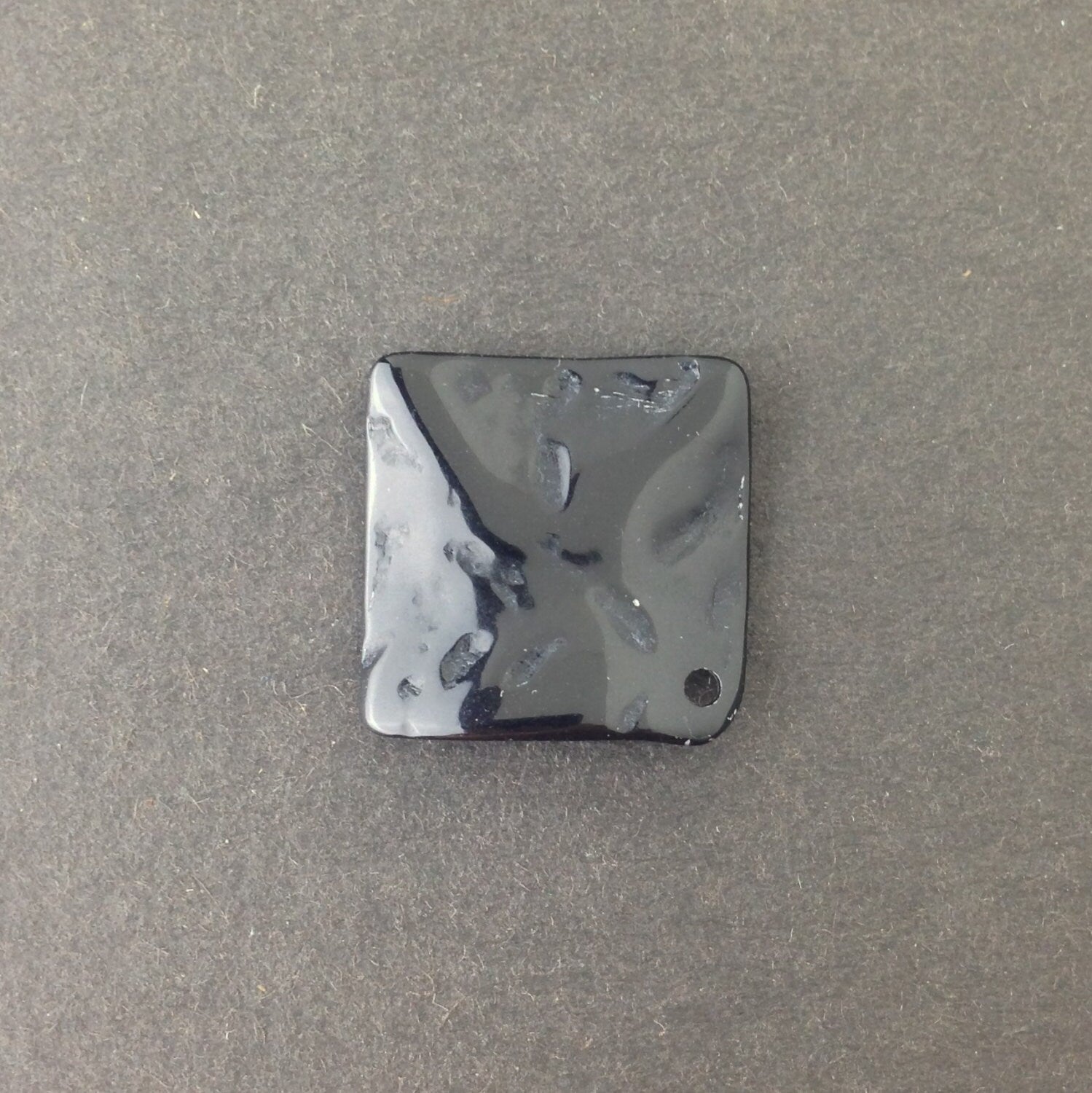 Vintage Black Etched Square Wavy Acrylic Pendants 20mm (4) pnd149K
