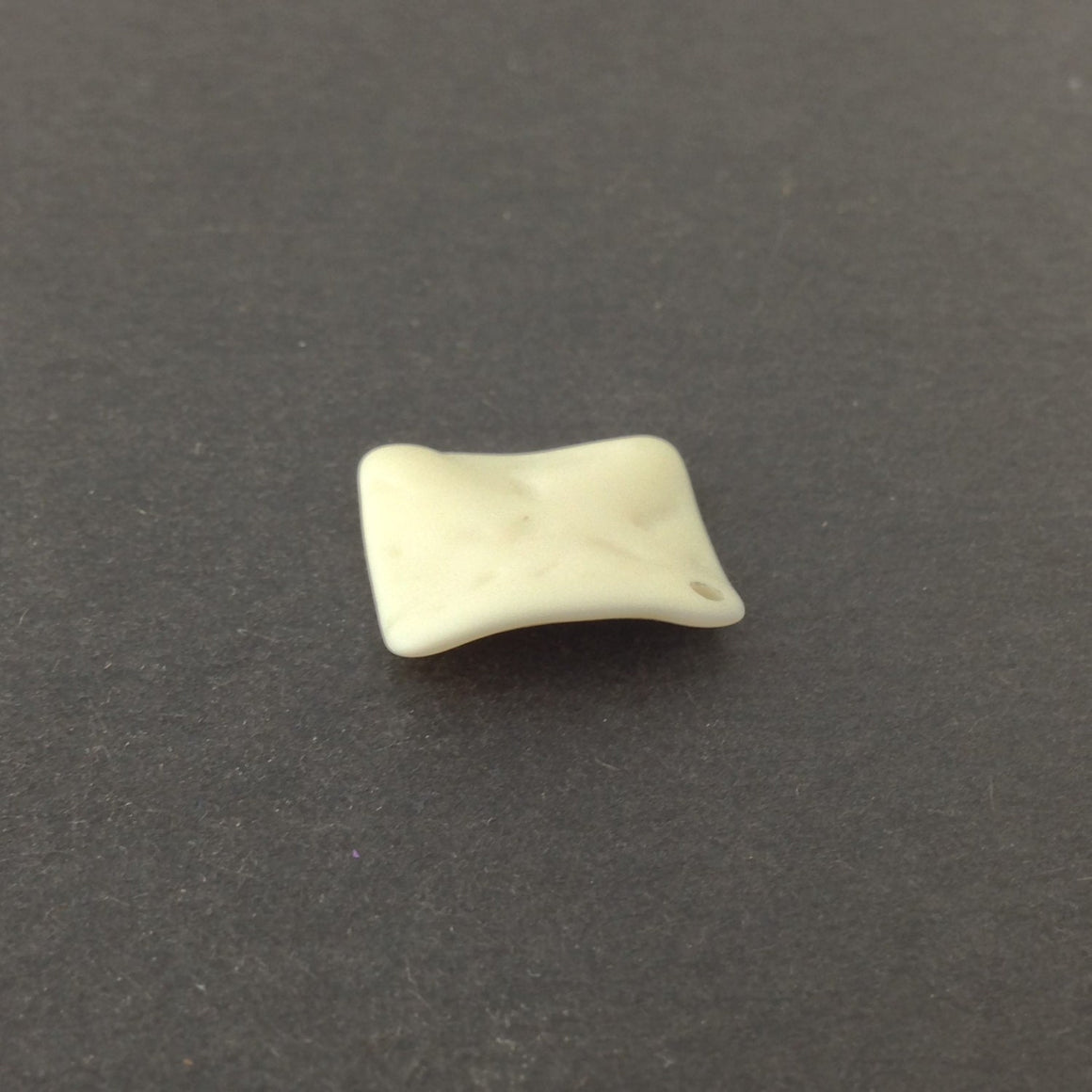 Vintage Matte Soft White Etched Square Wavy Acrylic Pendants 20mm (4) pnd149F