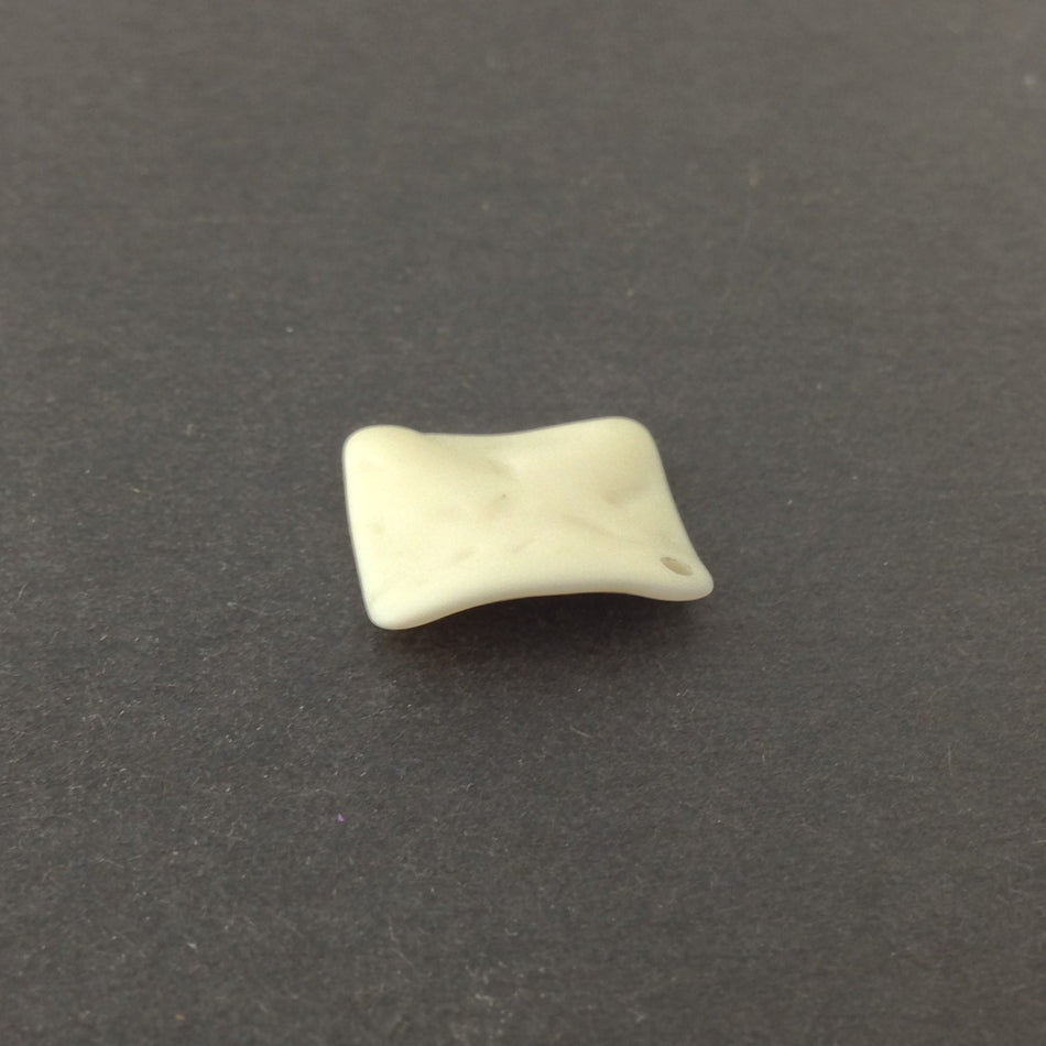 Vintage Matte Soft White Etched Square Wavy Acrylic Pendants 20mm (4) pnd149F