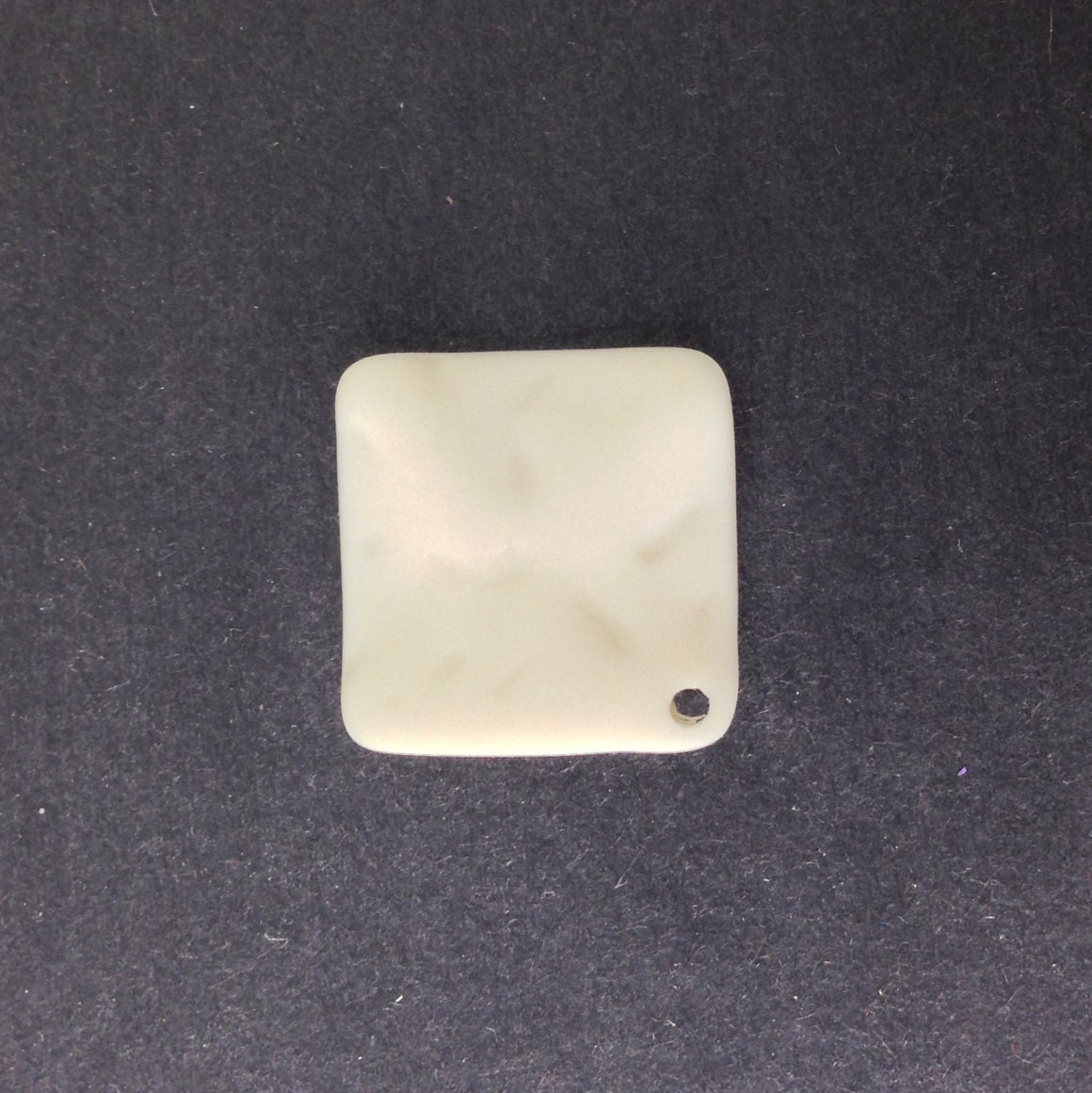 Vintage Matte Soft White Etched Square Wavy Acrylic Pendants 20mm (4) pnd149F