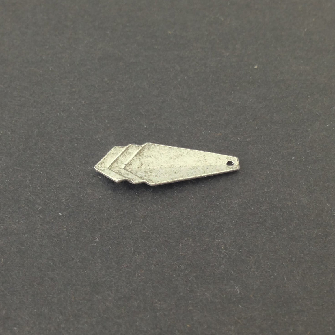 Antique Silver Plated Layered Triangle Pendant Charm Drop SM (6) mtl065R