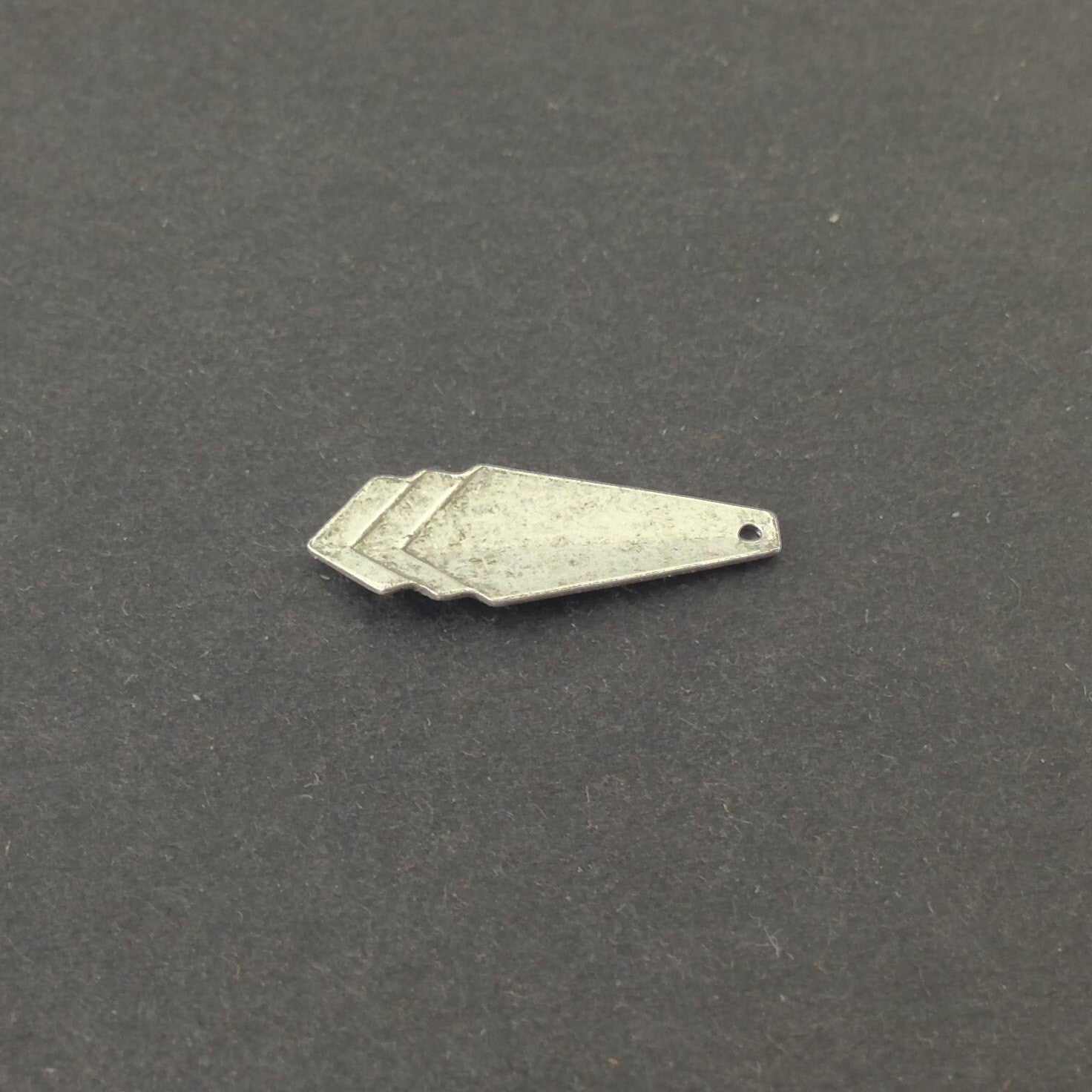 Antique Silver Plated Layered Triangle Pendant Charm Drop SM (6) mtl065R