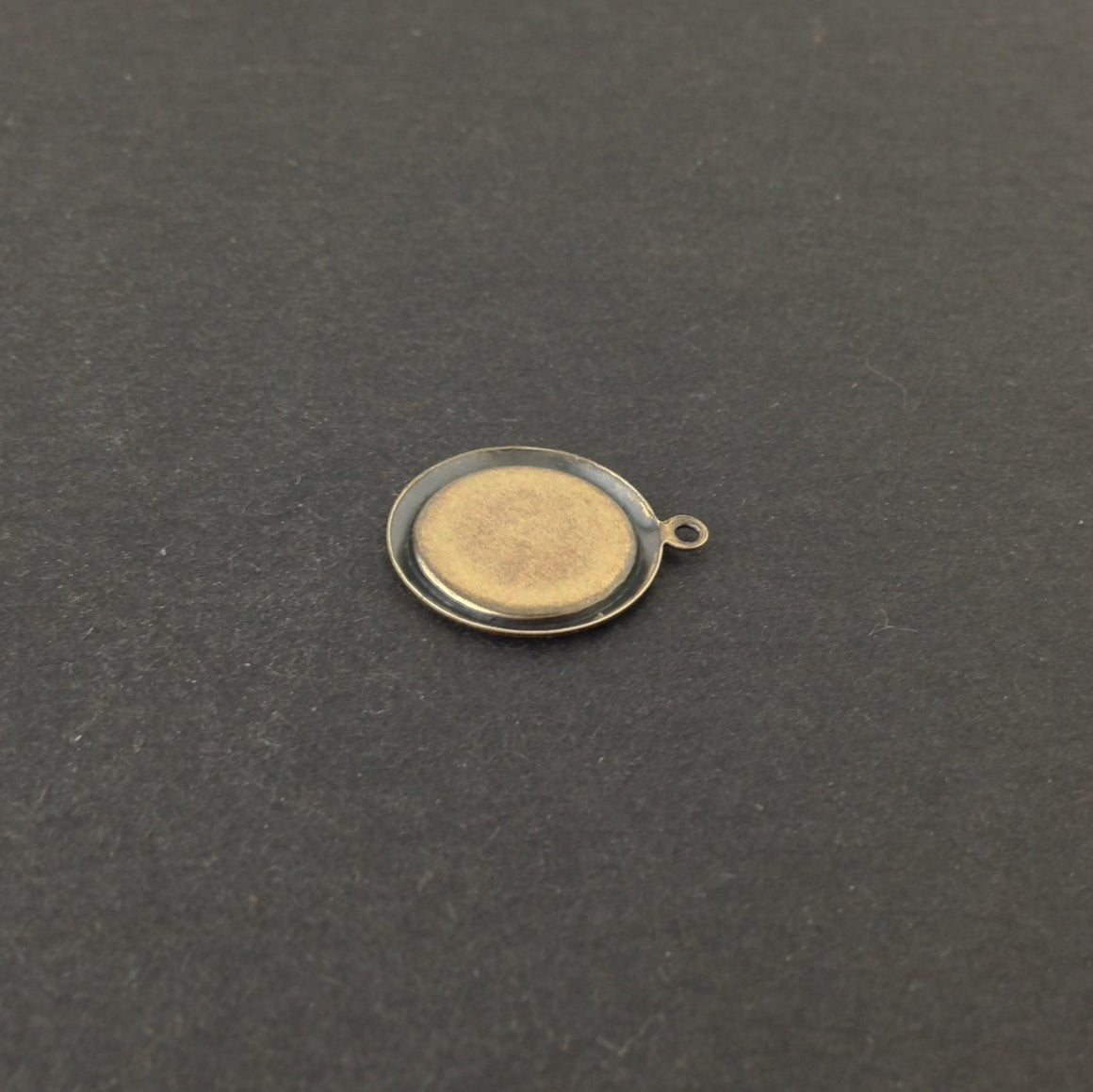 1 Loop Brass Ox Rolled Edge Round Setting 12mm (8) stn032C