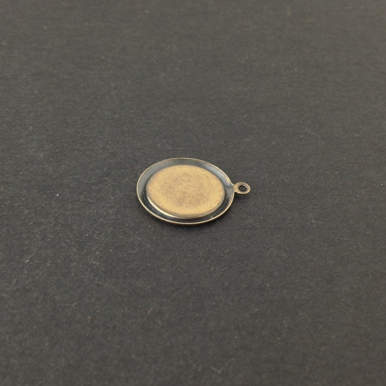 1 Loop Brass Ox Rolled Edge Round Setting 12mm (8) stn032C