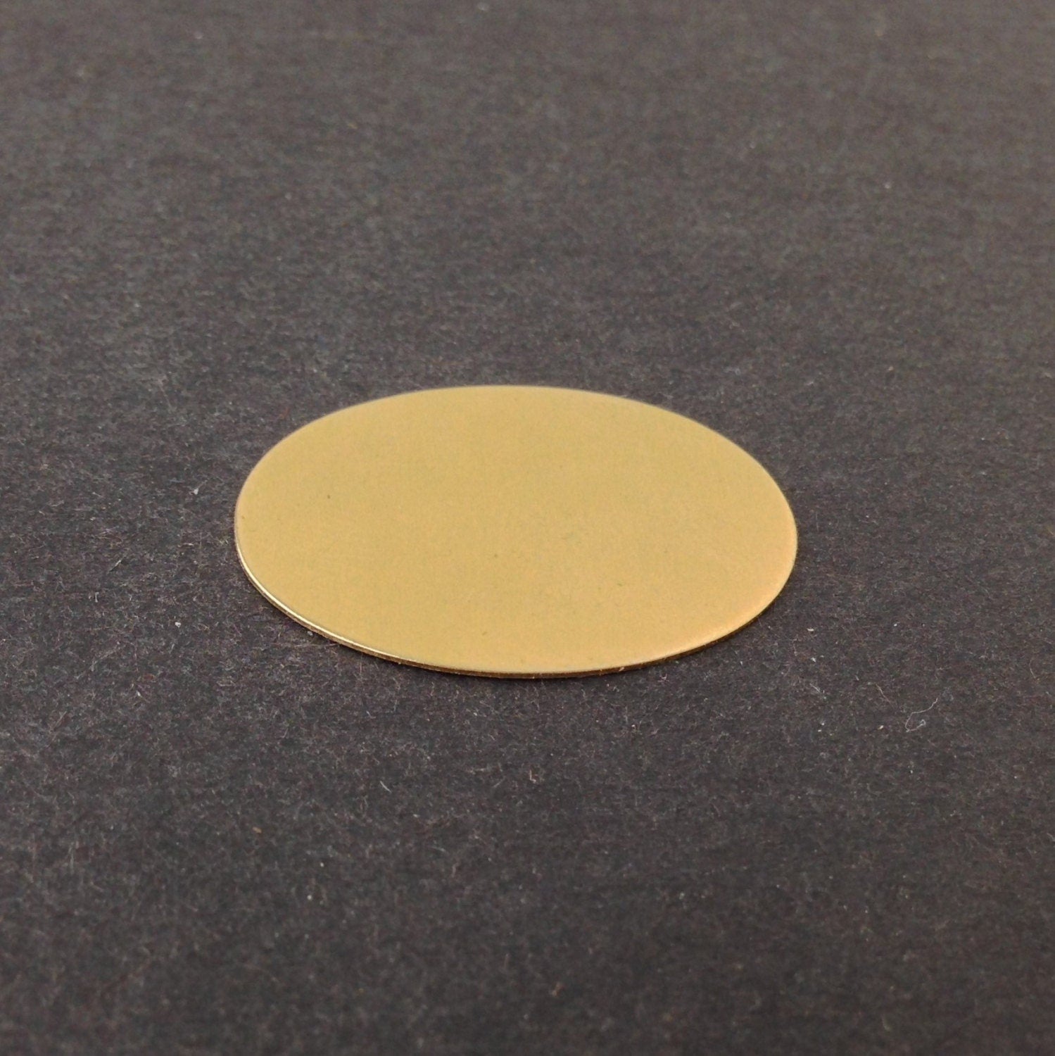 No Hole Raw Brass Flat Oval Blank Tags 31.5 x 24mm (4) mtl138A