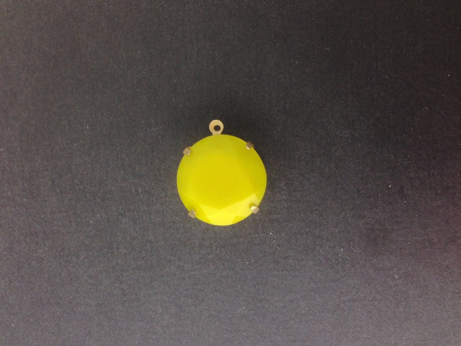 Vintage Opaque Yellow Faceted Glass Stone 1 Loop Brass Setting 20mm (1) rnd016A