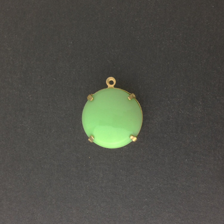 Vintage Opaque Green Glass Stones in 1 Loop Brass Settings 20mm (1) rnd015B