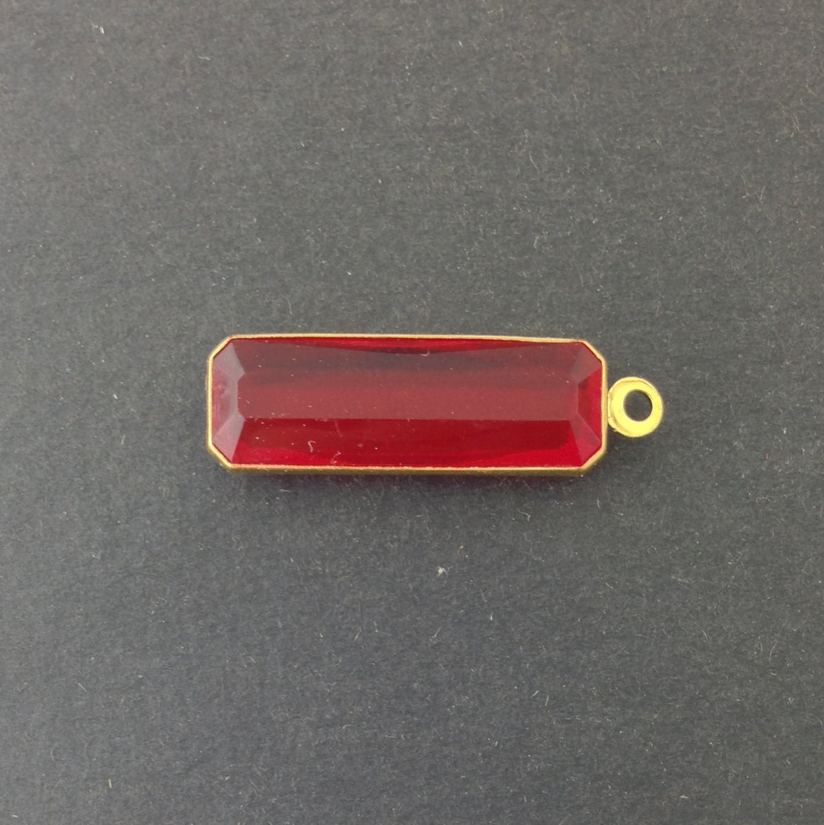 1 Loop Vintage Ruby Acrylic Faceted Channel Set Rectangle Drops 8x25mm (6) chr068W