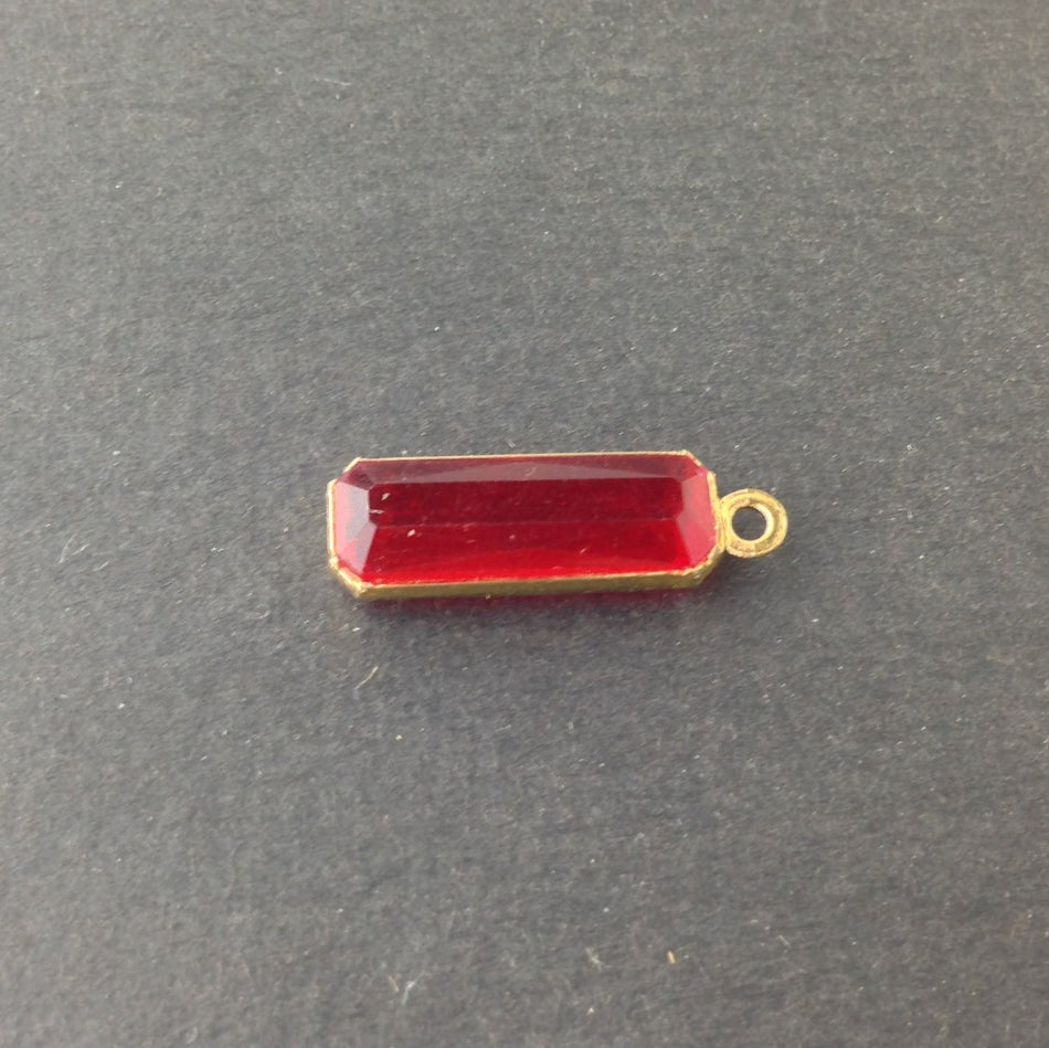 1 Loop Vintage Ruby Acrylic Faceted Channel Set Rectangle Drops 8x20mm (6) chr068Y