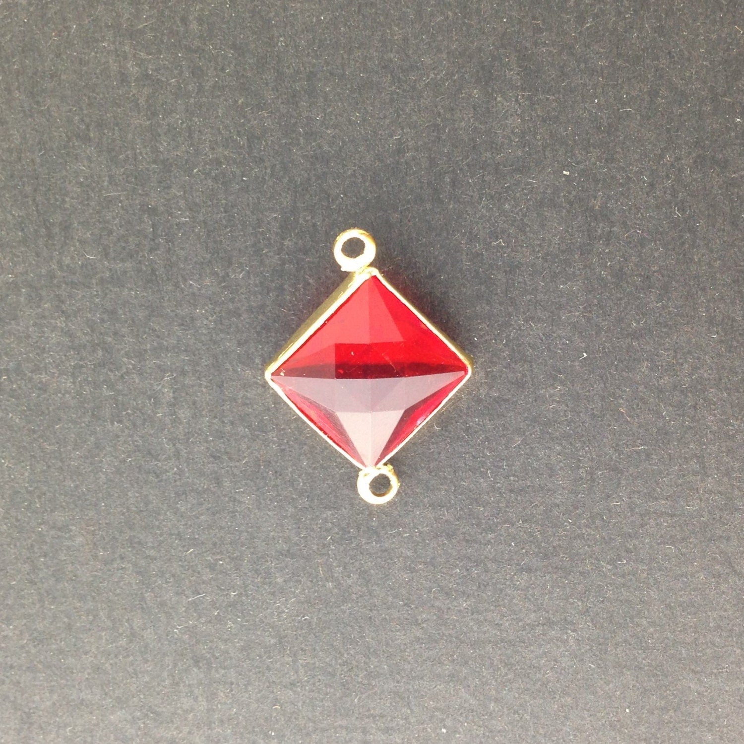 2 Loop Vintage Ruby Acrylic Faceted Channel Set Square Drops 14mm (6) chr087G