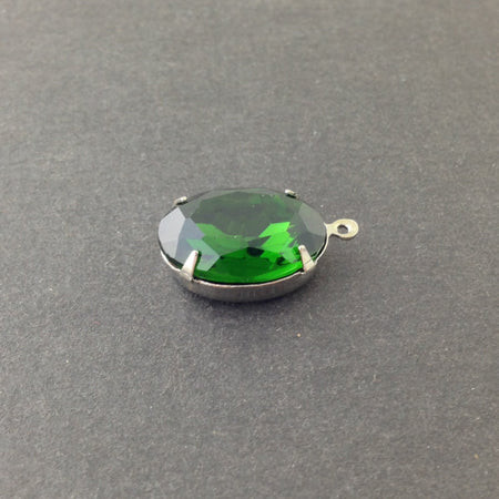 Vintage Faceted Turmalin Green Glass Stone in 1 Loop Silver Plated Setting 18x13mm ovl004D