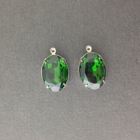 Vintage Faceted Turmalin Green Glass Stone in 1 Loop Silver Plated Setting 18x13mm ovl004D