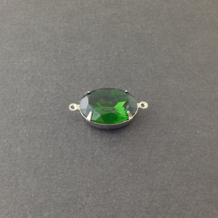 Vintage Faceted Turmalin Green Glass Stone in 2 Loop Silver Plated Setting ovl004D2