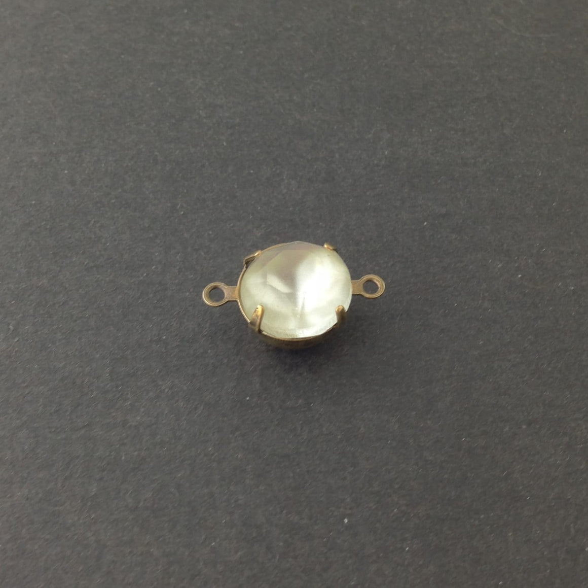 Vintage Faceted Matte Crystal Glass Stones 2 Loop Brass Ox Settings 11mm rnd014E2