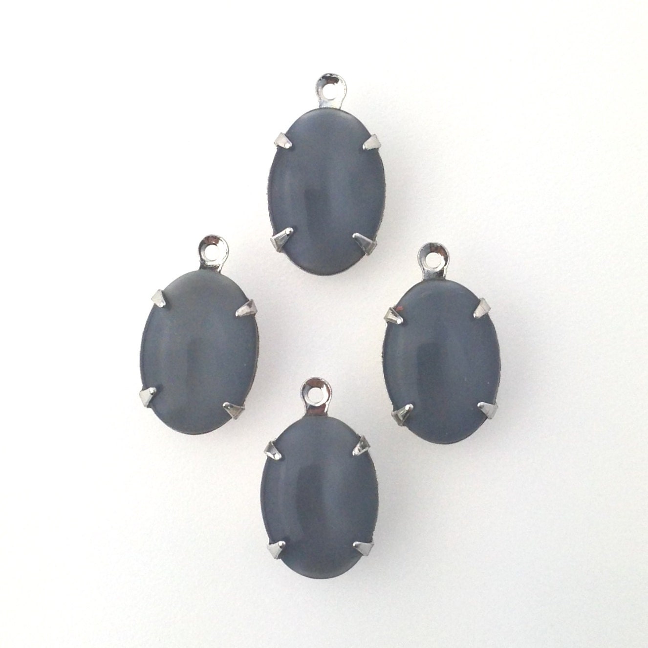 Vintage Grey Moonglow Glass Stone 1 Loop Silver Setting 14x10mm ovl010N