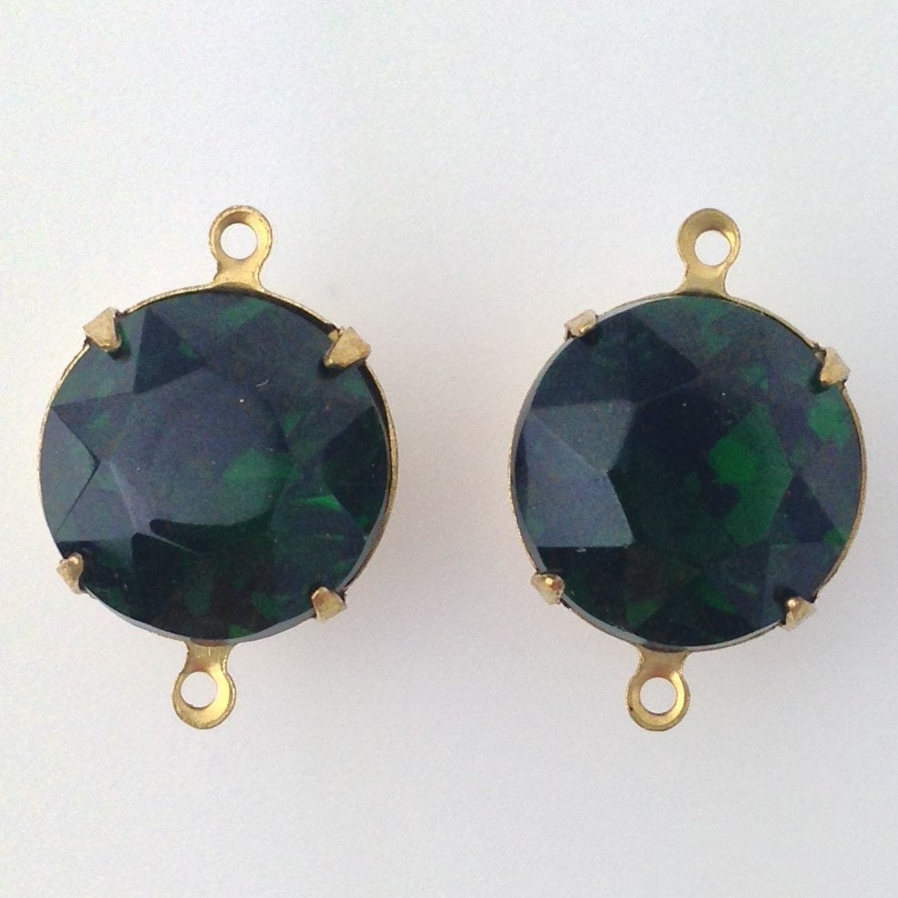 Vintage Turmalin Faceted Glass Stones 2 Loop Brass Settings 15mm rnd012M2