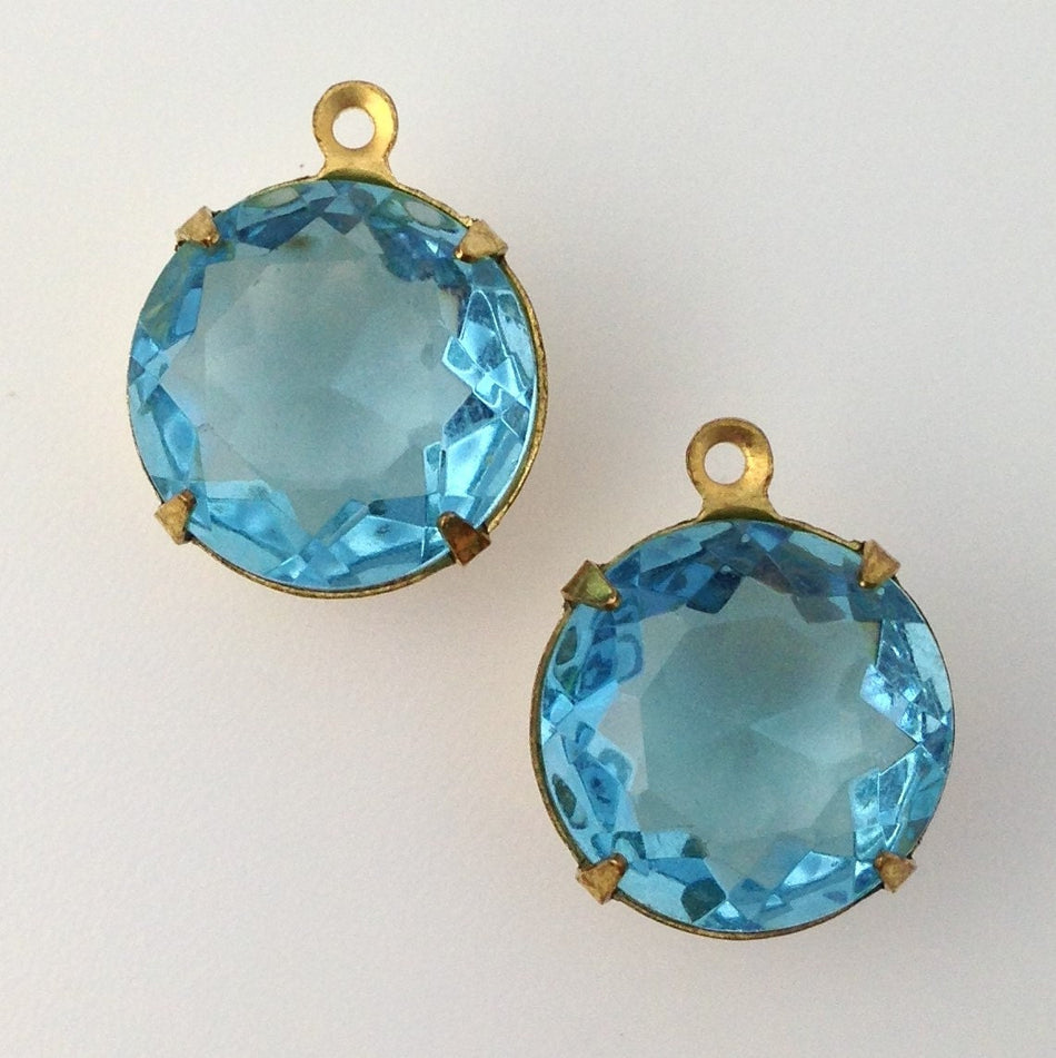 Vintage Aqua Faceted Glass Stones 1 Loop Brass Settings 15mm (2) rnd012N