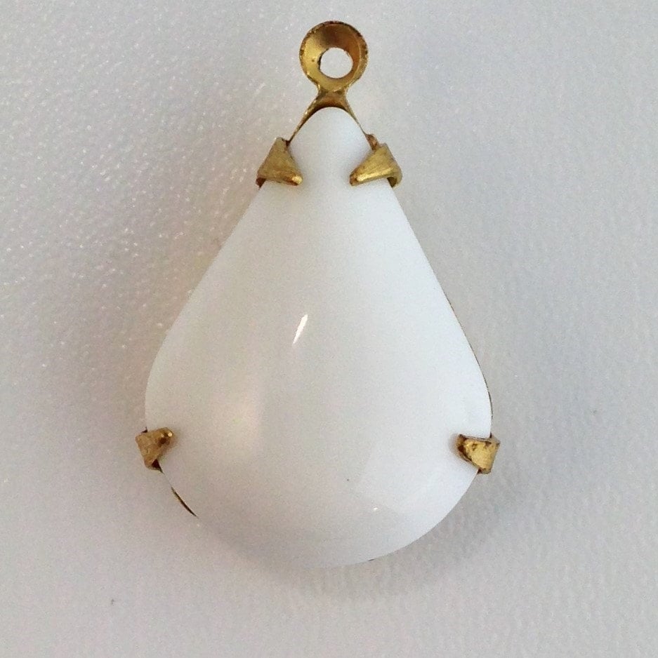 Vintage White Glass Teardrop Stones 1 Loop Brass Setting 18x12mm (2) par018B