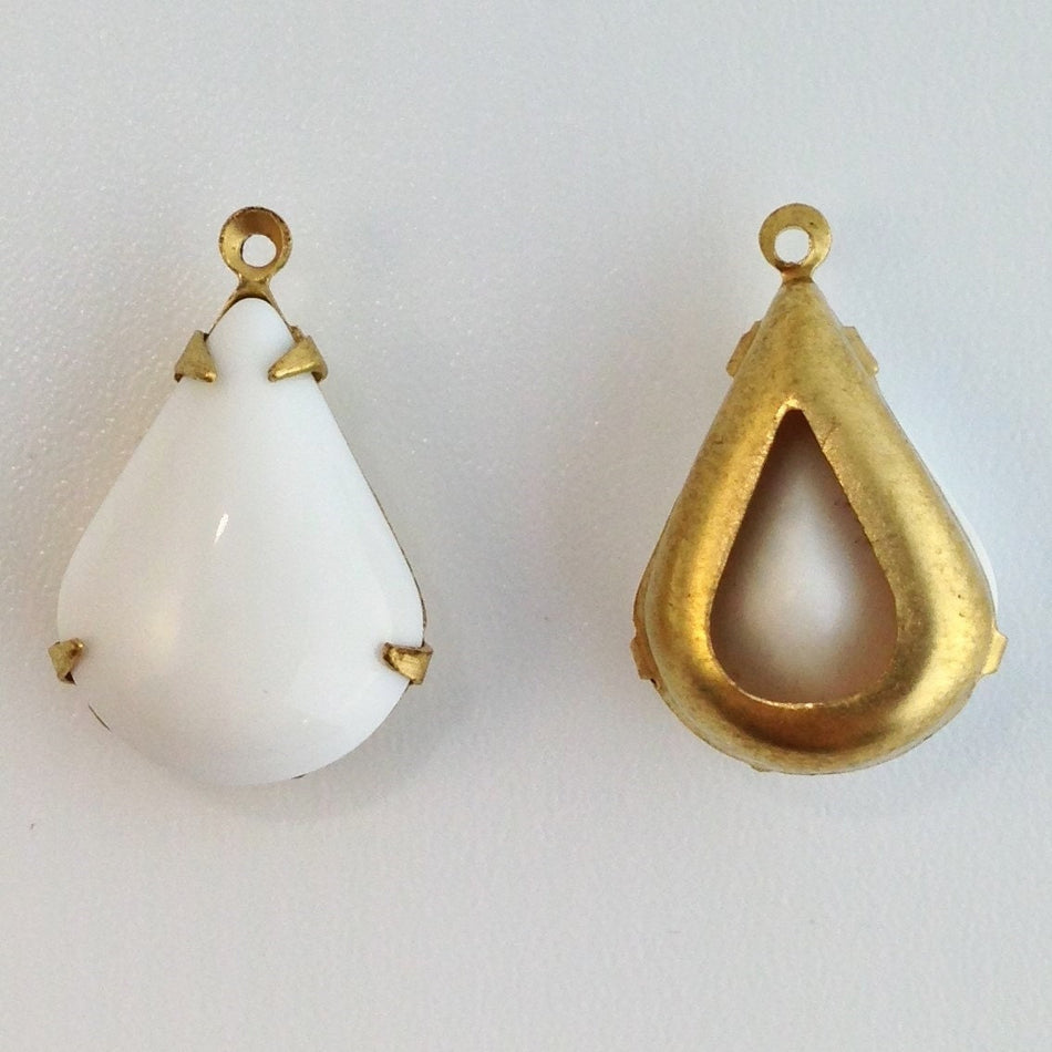 Vintage White Glass Teardrop Stones 1 Loop Brass Setting 18x12mm (2) par018B