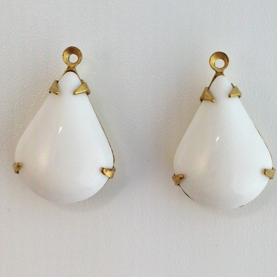 Vintage White Glass Teardrop Stones 1 Loop Brass Setting 18x12mm (2) par018B