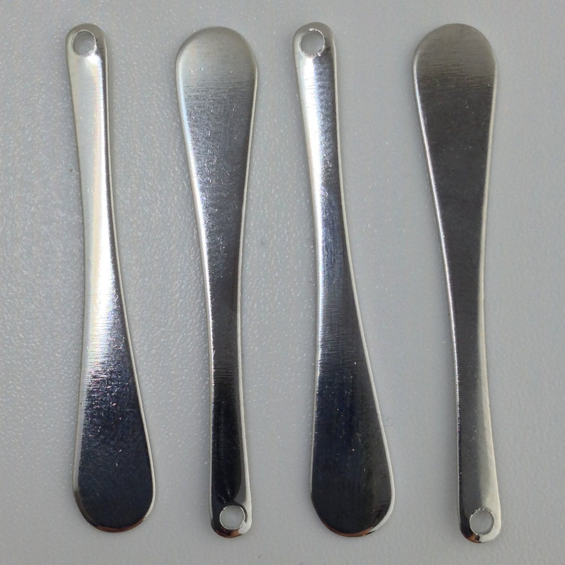 Silver Plated Long Rounded Teardrop Pendant Drops (6) mtl373F
