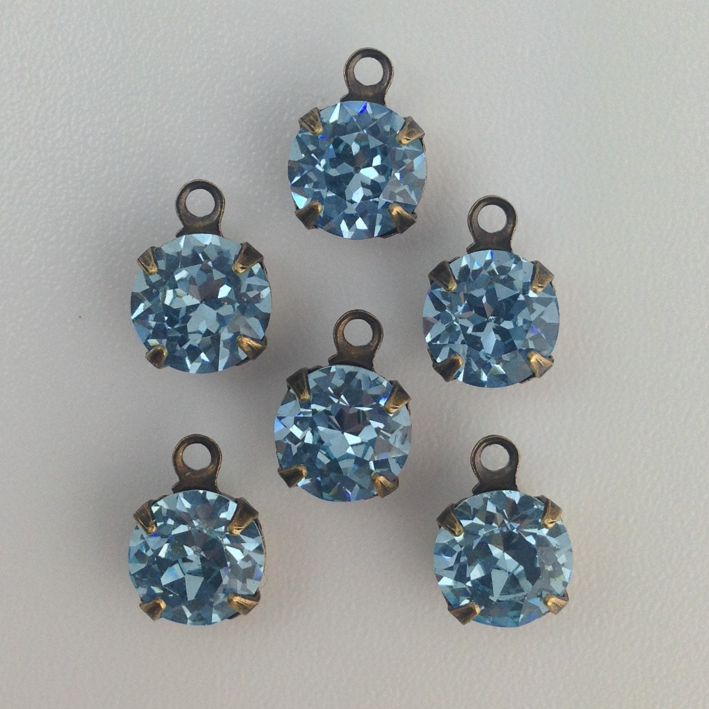 Vintage Light Sapphire Faceted Glass Stone 1 Loop Brass Ox Setting Drops 7mm (6) rnd007JJ