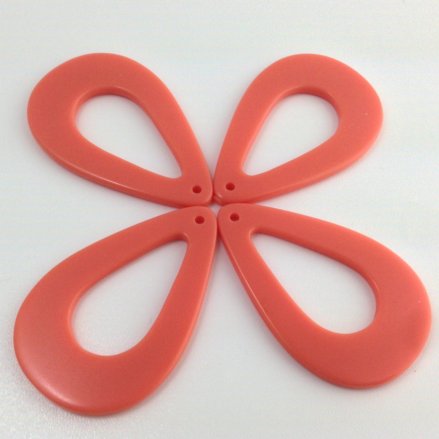 Vintage Tangerine Soft Orange Teardrop Hoop Pendants (4) hps054D
