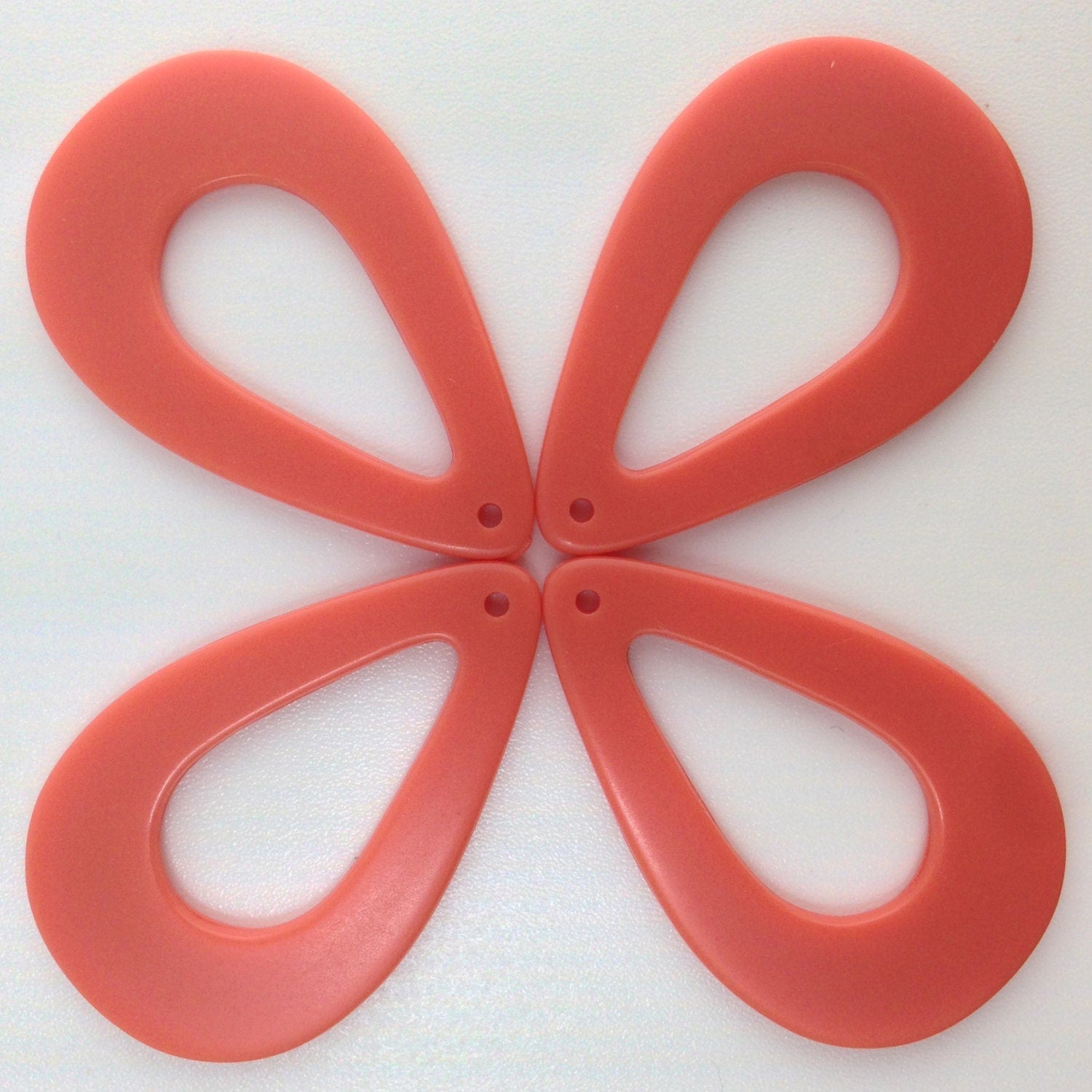 Vintage Tangerine Soft Orange Teardrop Hoop Pendants (4) hps054D