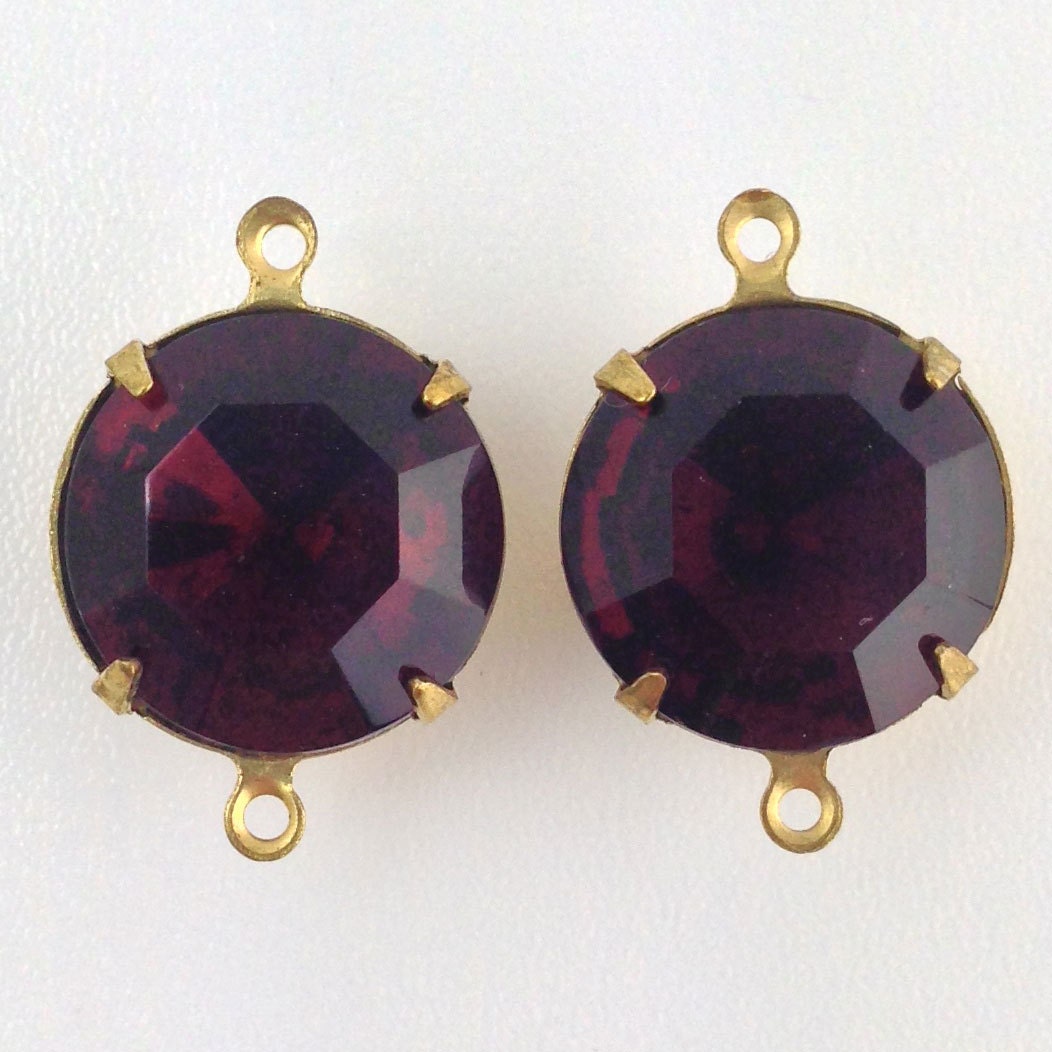 Vintage Garnet Faceted Glass Stones 2 Loop Brass Settings 15mm rnd012Q2