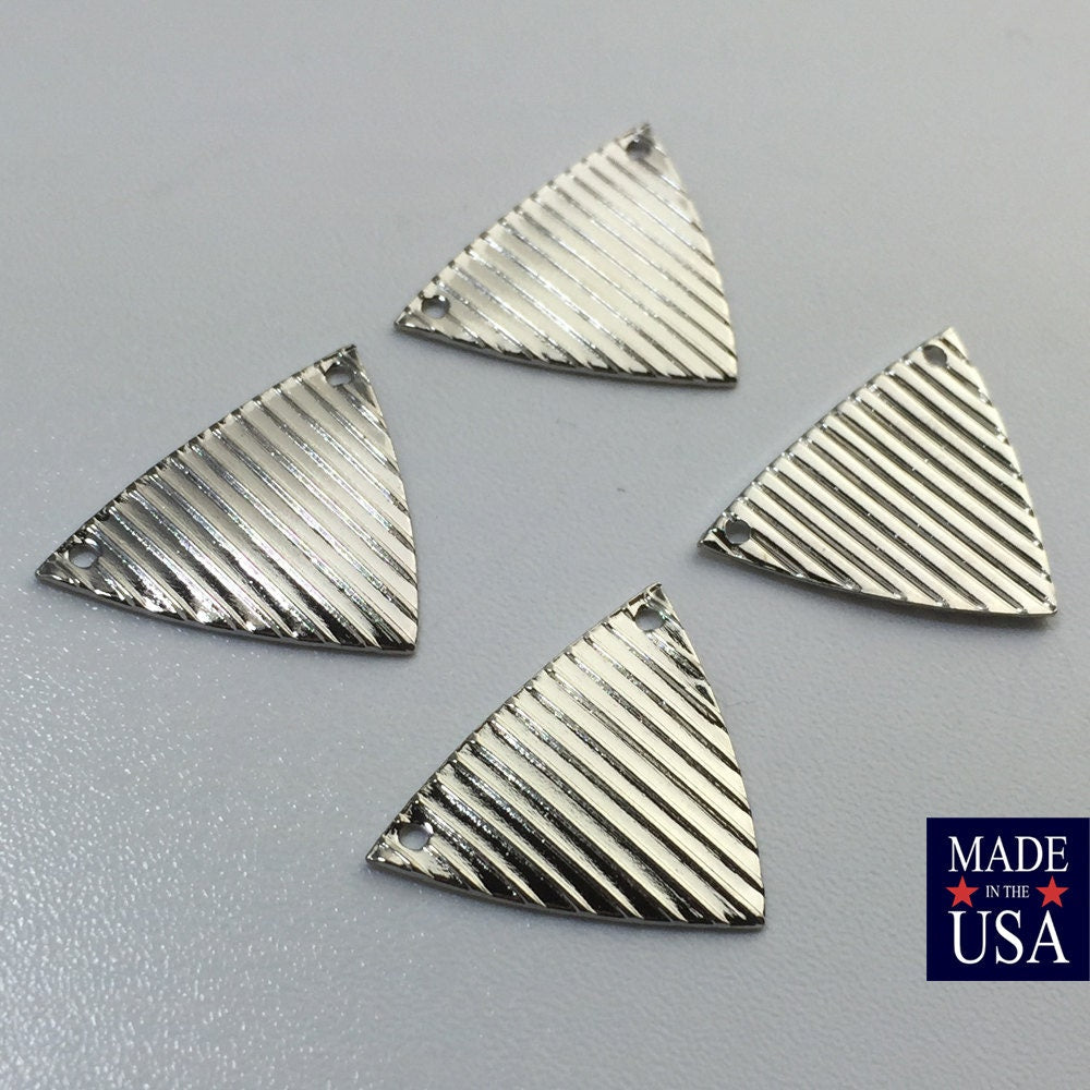 2 Hole Silver Plated Stripe Ribbed Triangle Pendant Findings (8) mtl376D