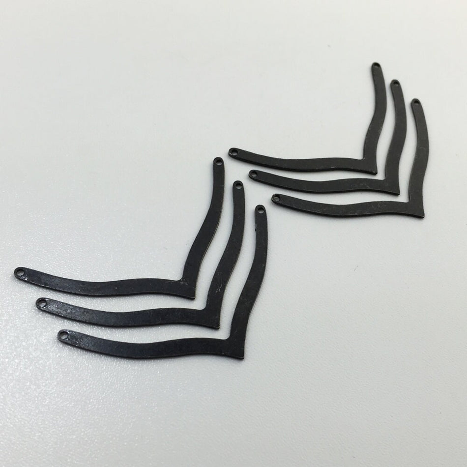 2 Hole Matte Black Plated V Connector Pendants Type A (6) mtl045K