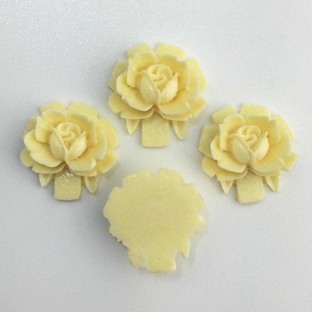 Vintage Style Creamy Ivory Rosebud Rose Cabochons 18mm (4) cab266B