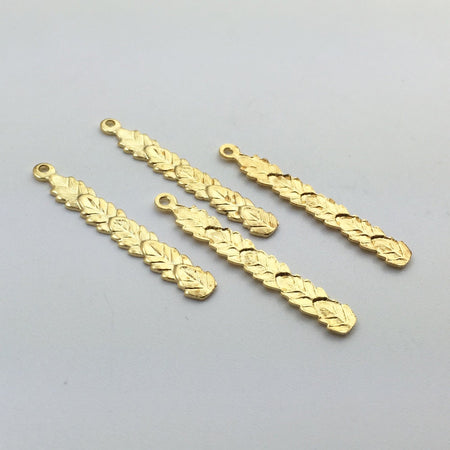 Gold Plated 1 Loop 5 Leaf Layered Pendant 35mm (6) mtl506A