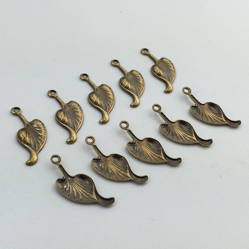1 Loop Brass Ox Plated Leaf Charm Pendant 17mm (10) chr218A