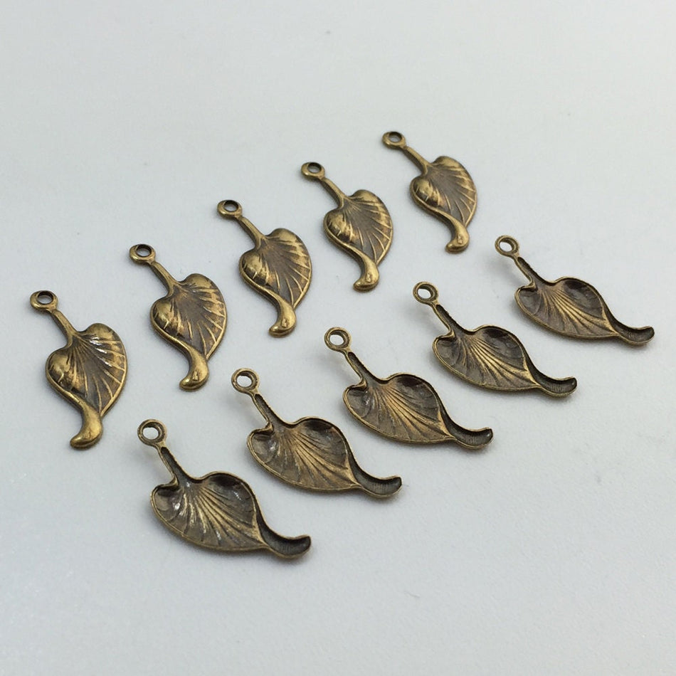 1 Loop Brass Ox Plated Leaf Charm Pendant 17mm (10) chr218A