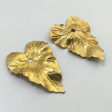 1 Hole Leaf 37x29mm (2)