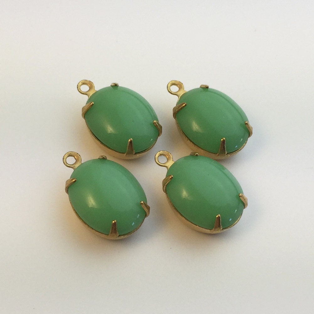 Vintage Opaque Green Oval Stones 1 Loop Brass Setting 12mmx10mm (4) ovl011G
