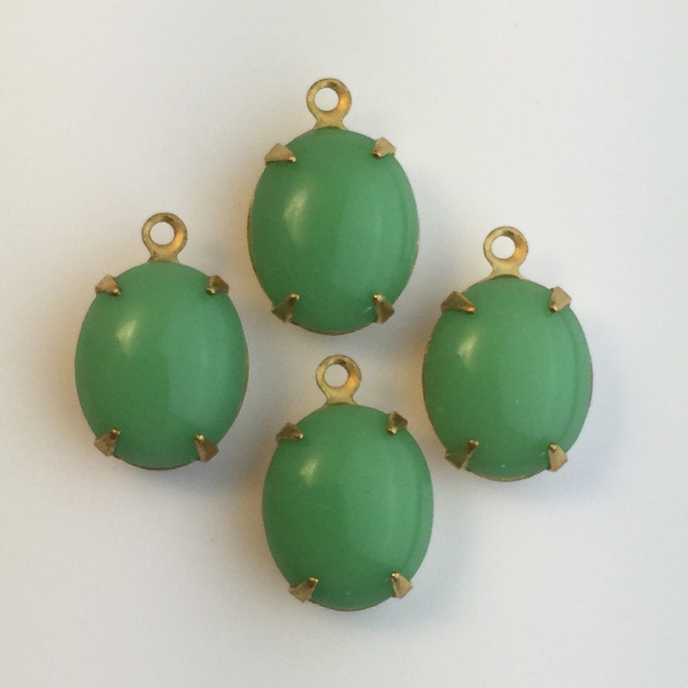Vintage Opaque Green Oval Stones 1 Loop Brass Setting 12mmx10mm (4) ovl011G