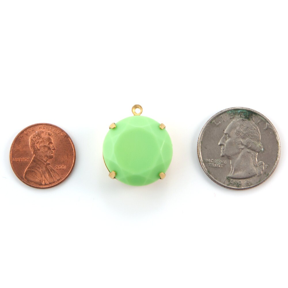 Vintage Opaque Green Faceted Glass Stone 1 Loop Brass Setting 20mm (1) rnd016C