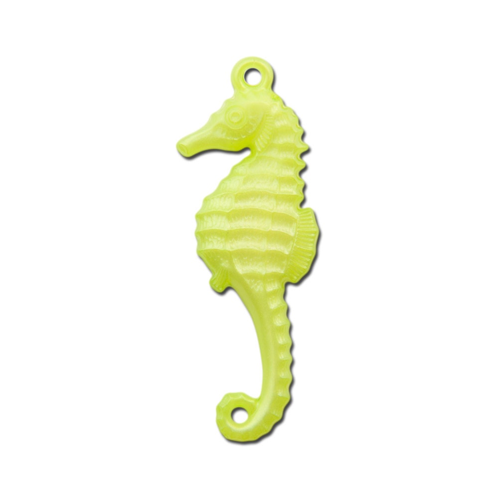 Vintage Acrylic West German Lime Green Seahorse Pendants Charms 50x17mm (2) pnd063H