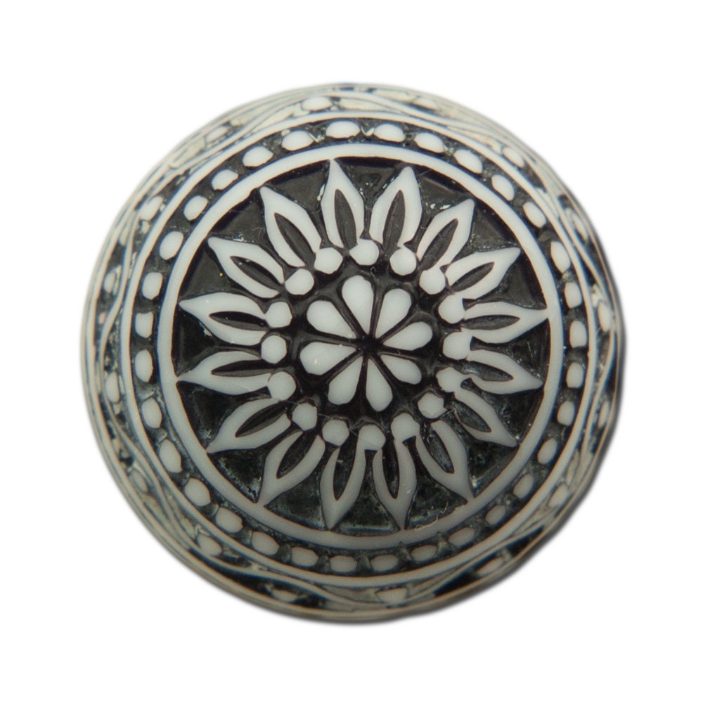 Vintage Etched Mosaic Black and White Cabochons 18mm (2) cab710E