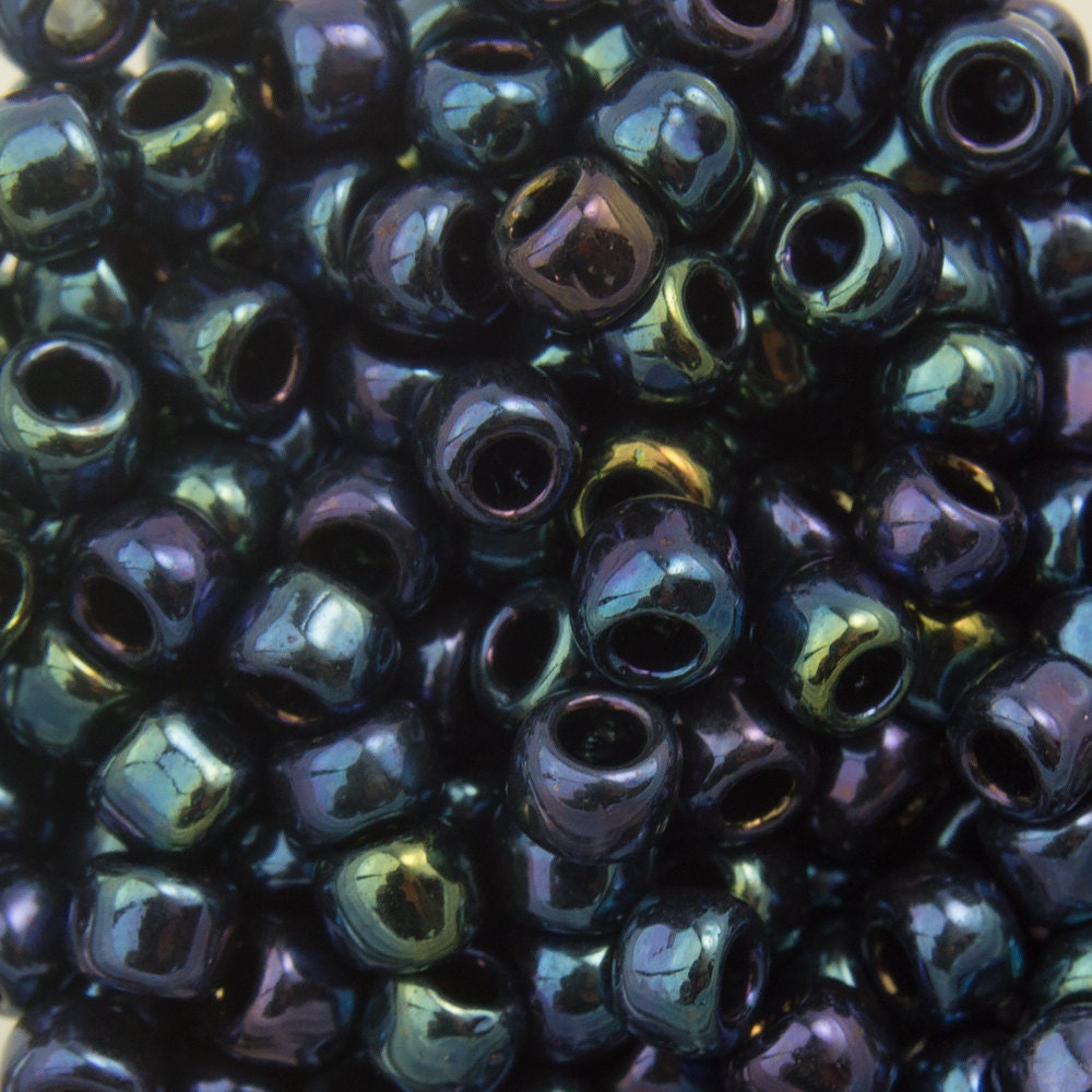 8/0 TOHO ROUND Metallic Cosmos Seed Bead (8g)