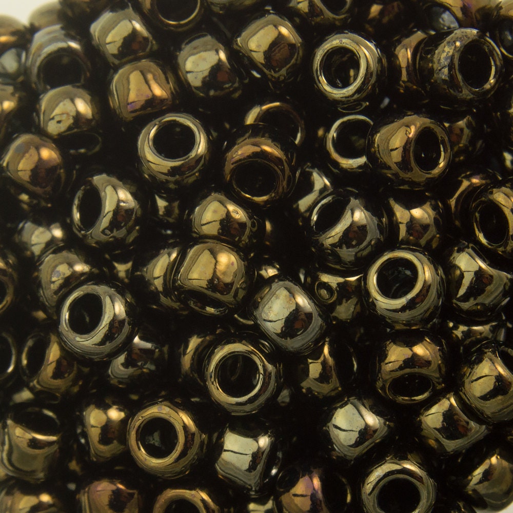 8/0 TOHO ROUND Metallic Iris Brown Seed Bead (8g)
