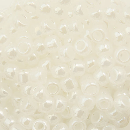 8/0 TOHO ROUND Ceylon Snowflake Seed Bead (8g)