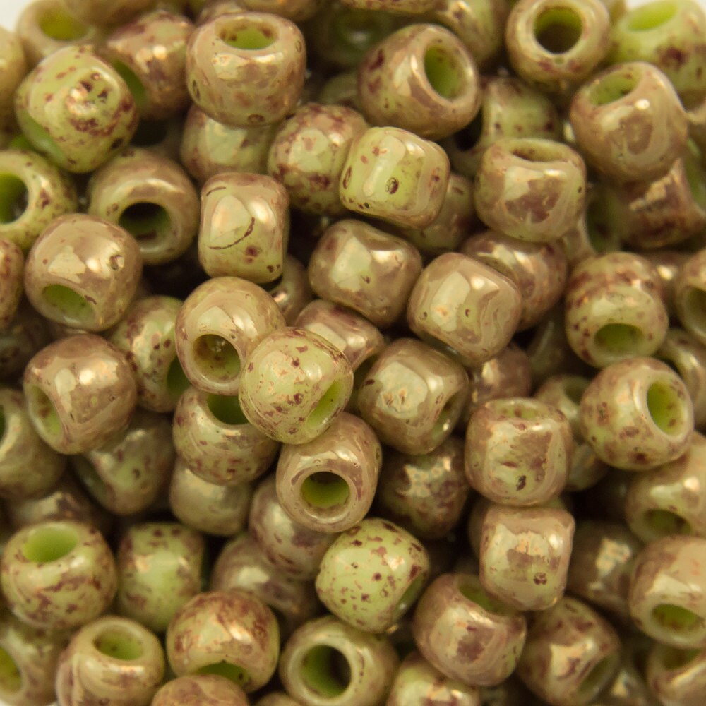 8/0 TOHO ROUND Marbled Opaque Avocado / Pink Seed Bead (8g)