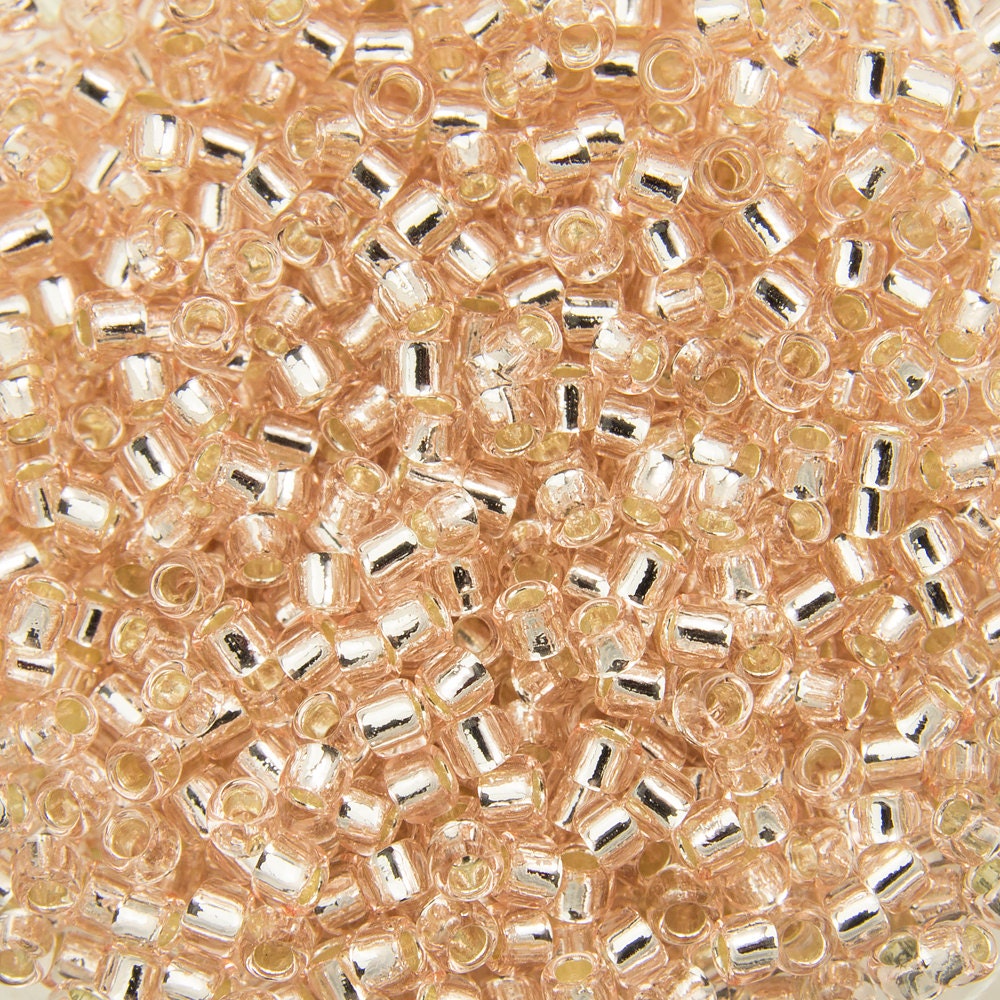 15/0 TOHO ROUND Silver Lined Rosaline Seed Bead (8g)