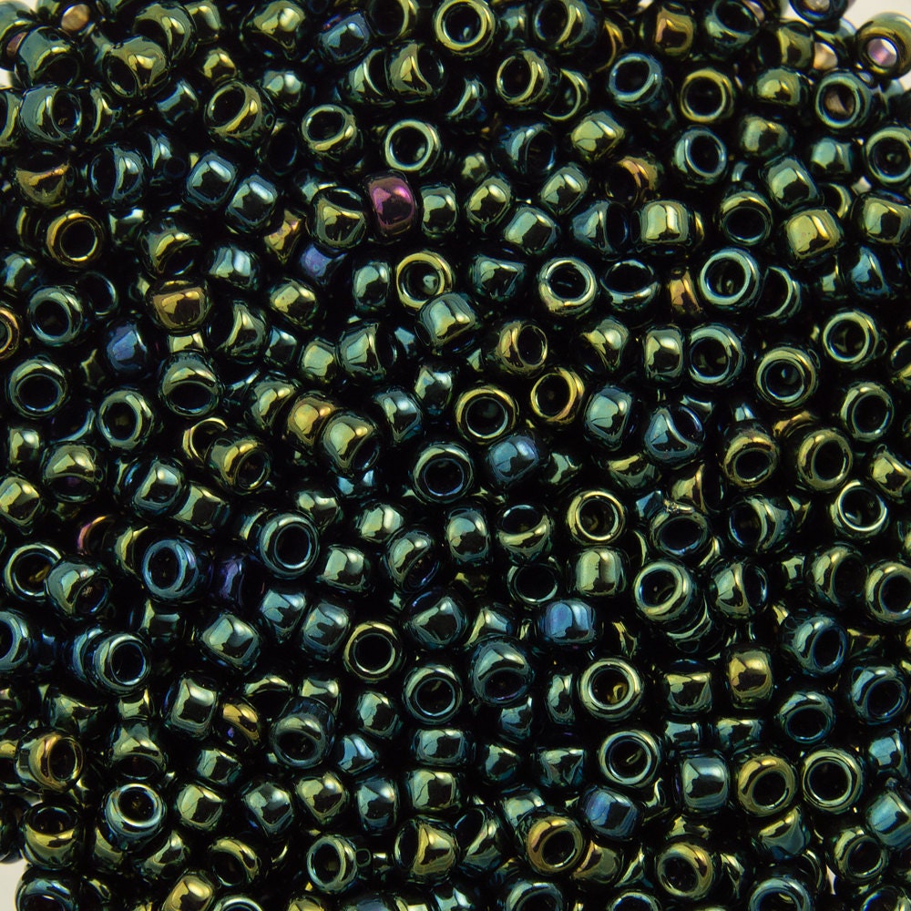 15/0 TOHO ROUND Metallic Iris Green / Brown Seed Bead (8g)